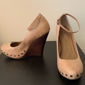 Aldo tan wedges